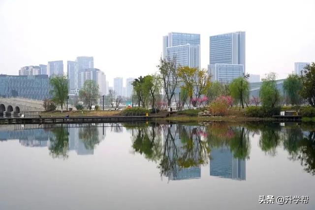 成都一个“天花板”级别公园，面积5000多亩，亭台楼阁，地铁直达