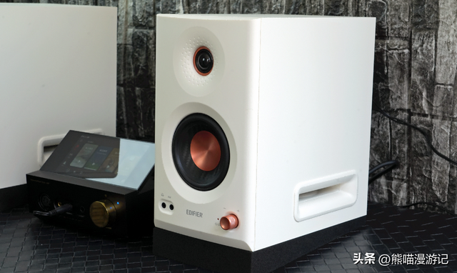 牙膏挤爆！旗舰监听音箱技术下放？漫步者MR5BT桌面2.0有源音响