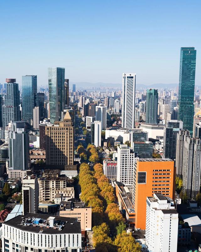 南京市中心悄悄“搬家”?这3个新中心正在强势崛起!