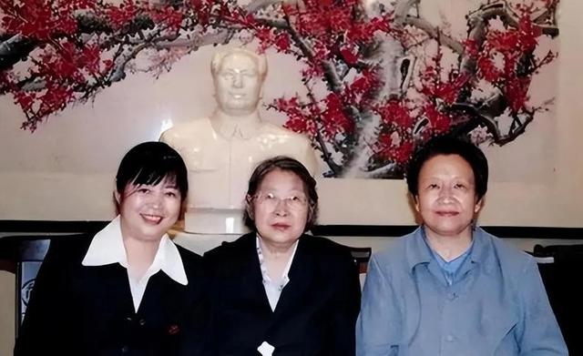 毛主席的警卫员，在57岁时娶了主席的小女儿，他们如今过得怎样？