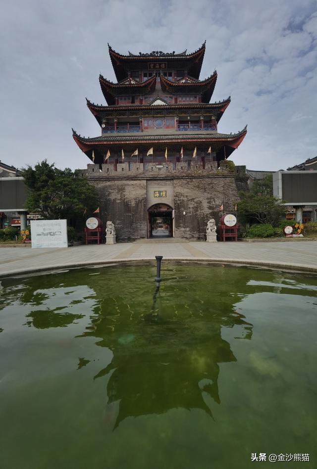 打卡屿头岛厝梁礁"一线天" 登上平潭岛 双龙连续第三年千里走双骑3