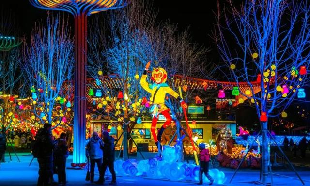 奇幻灯节来袭：孙悟空亮相北京世园，夜色中的神话之旅