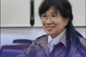 赵心童女友：母亲节去陪未来婆婆，带礼物有孝心，网友夸奖图片