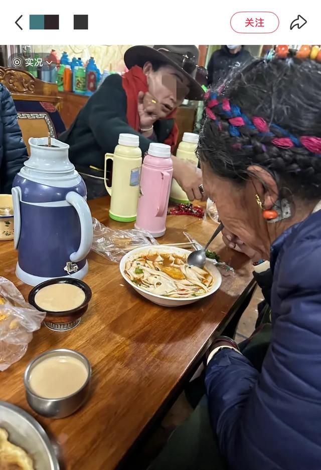 “去本地人多的餐厅好像闯进了别人的被窝。”