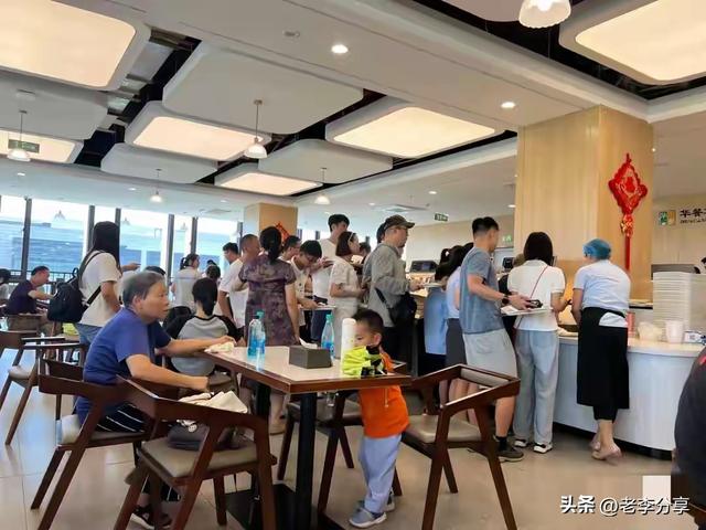 福耀科技大学开学了，学生晒出食堂价格，与网传40块一顿饭不一样