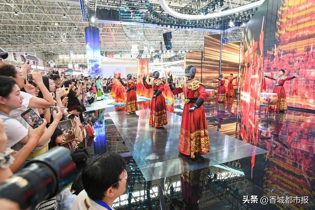 今天的武汉，太火爆！绝美现场刷屏