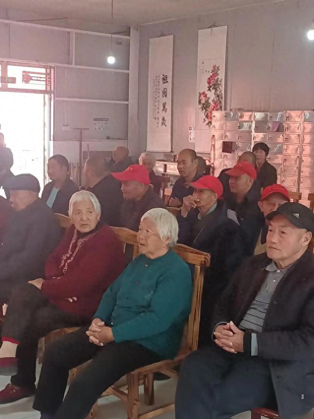 九九重阳佳节到 书画赠送老年人