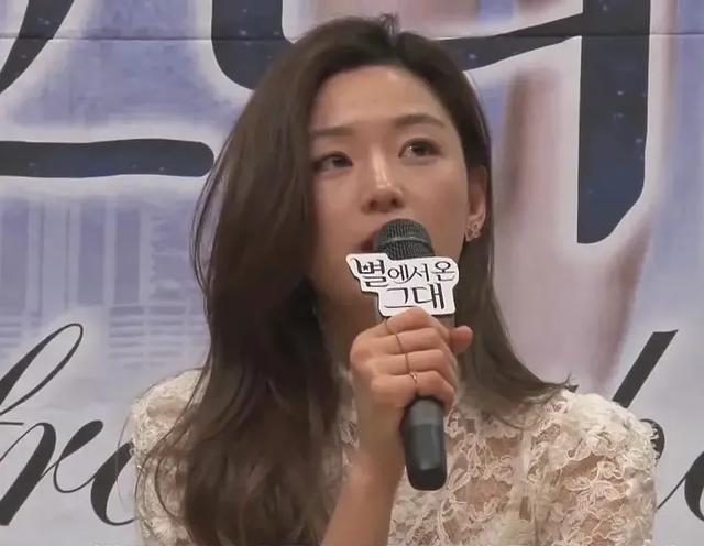 报应来了！全智贤新剧辱华后，被扒到“底裤不剩”，疑是忘本华侨