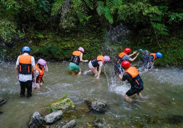 2小时飚拢→重庆清凉避暑“天花板”