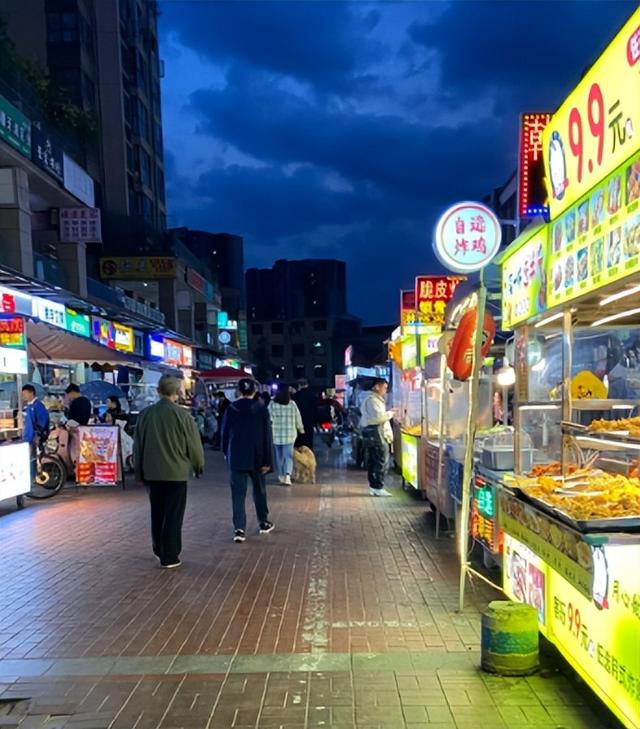 印度美女来中国旅游，第一天就破防：他们卫生条件怎么会这么好？