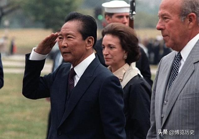 马科斯贪腐250亿曝光	，密密麻麻的行李箱塞满现金，送往亲戚家中