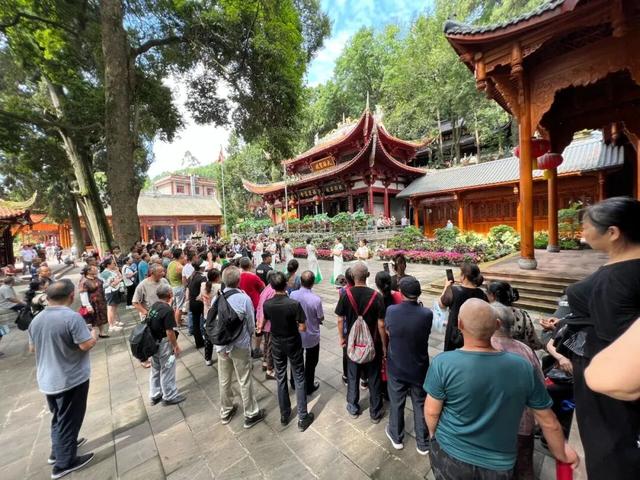 当天来回！新挖成都1H冷门徒步线，古道遛娃秘境吸氧！7元炫爽地道美食！