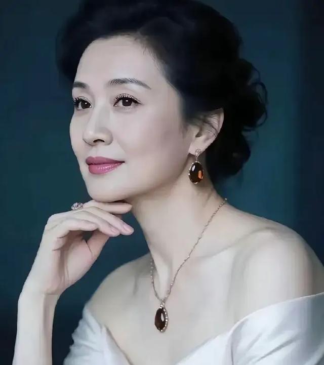 两性关系：不管你信不信，女人过60岁，都有如下6个症状，要理解