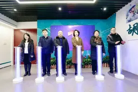 《夜空中最亮的星》正式上线！图片