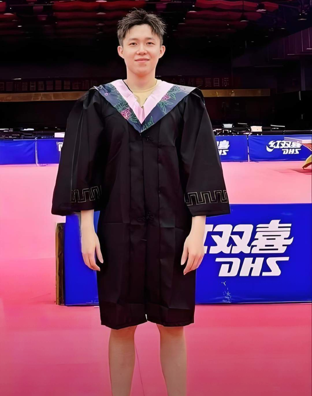 邓亚萍没想到	，一场联谊会，彻底暴露王楚钦在乒乓球界的真实地位