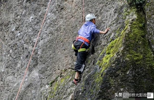 丁真的攀岩：把“旷野少年”的底色，写在岩壁上