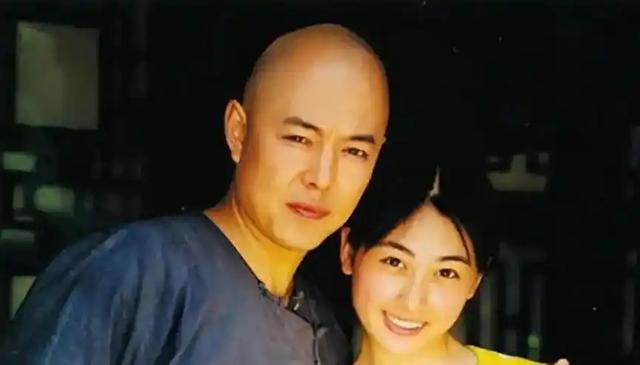 被张铁林玩弄感情后，又嫁给“臭名昭著”的他，现知道她有多精明