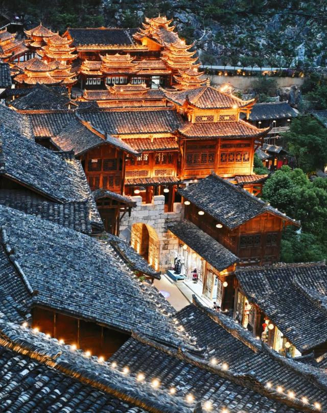 游客踩雷了！花100块进兴义峰林布依，这个景区真是离了个大谱