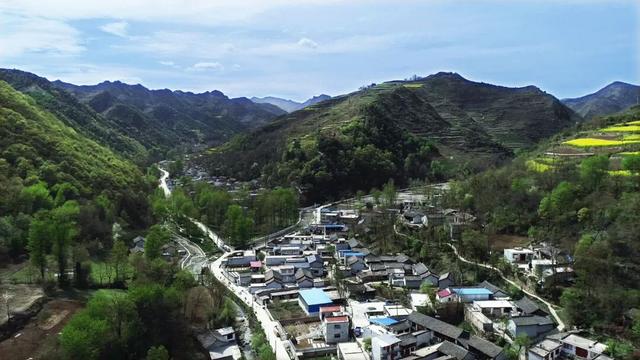 天凉好个秋，不如去乡野里走走