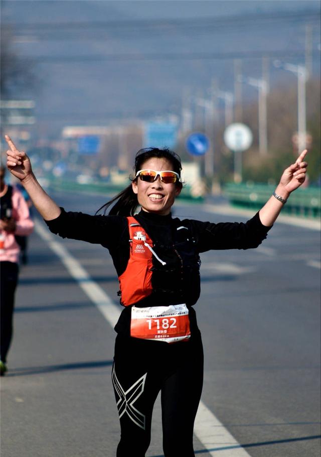 “好运山东”中邮保险·2025第十七届环泰山T60大徒步荣耀收官