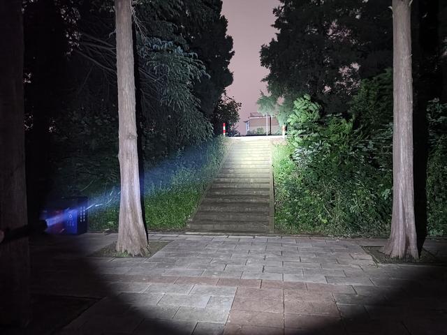 性能强悍又便携！凯瑞兹P2多用途笔形手电体验
