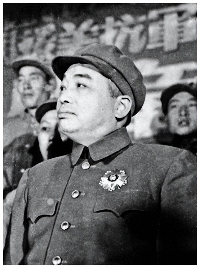 抗美援朝都知彭德怀，其实他背后还有一人，功劳不比彭老总小！