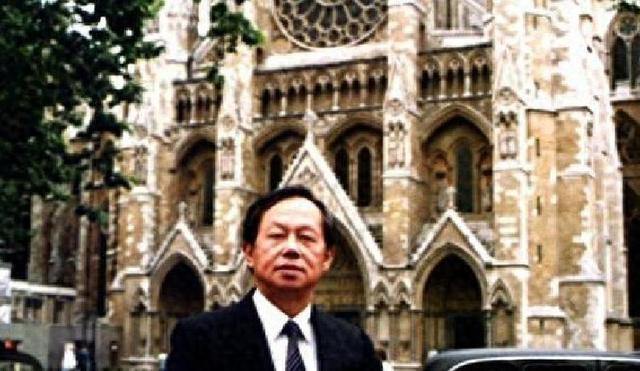他是南宁市委原书记，连任两届中央候补委员，1985年降为处长
