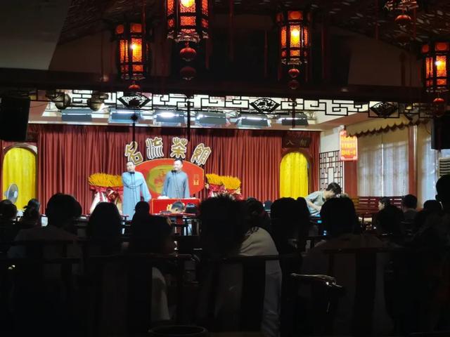 与众不同的天津，去津门故里泡相声茶馆，到狮子林桥看大爷跳水