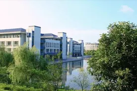 这所高校比较受女生青睐，新增的专业，仅此一家开设图片