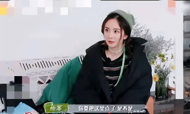 万万没想到，口无遮拦的张凯丽，因阅兵上的一句话，实现口碑逆转