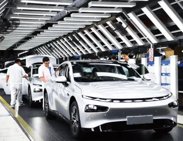 烂尾楼未平又遇烂尾车，新能源“淘汰潮”，谁能撑到2030年之路？