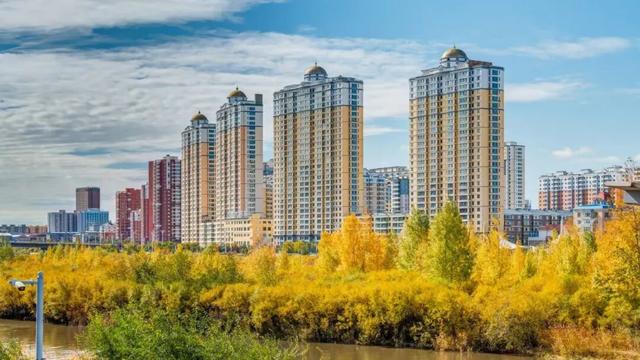 【双节同欢 Fun肆秋游】发现身边被忽视的美丽，邂逅伊敏河畔的诗意秋天！