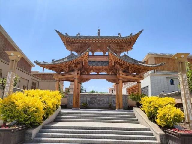 文旅项目陷“倒闭潮”，花20亿打造的古城，游客不买账亏损超10亿