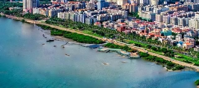 湛江金沙湾：碧海映金沙 湾美醉游人