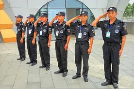企业为什么不自己招聘保安，为什么要用保安公司的保安?图片