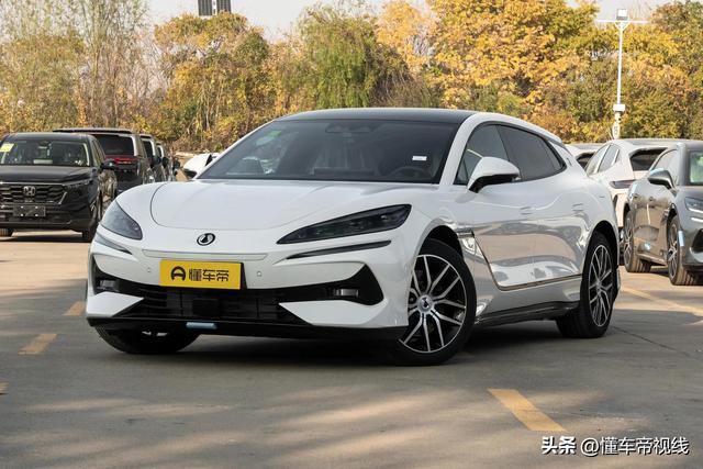 享界S9T红色实车曝光