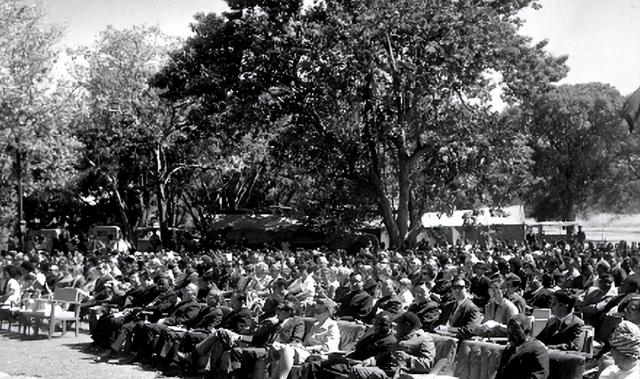 左太北追悼会：三代总理送挽联致哀，儿子沙峰等亲属含泪敬献花圈