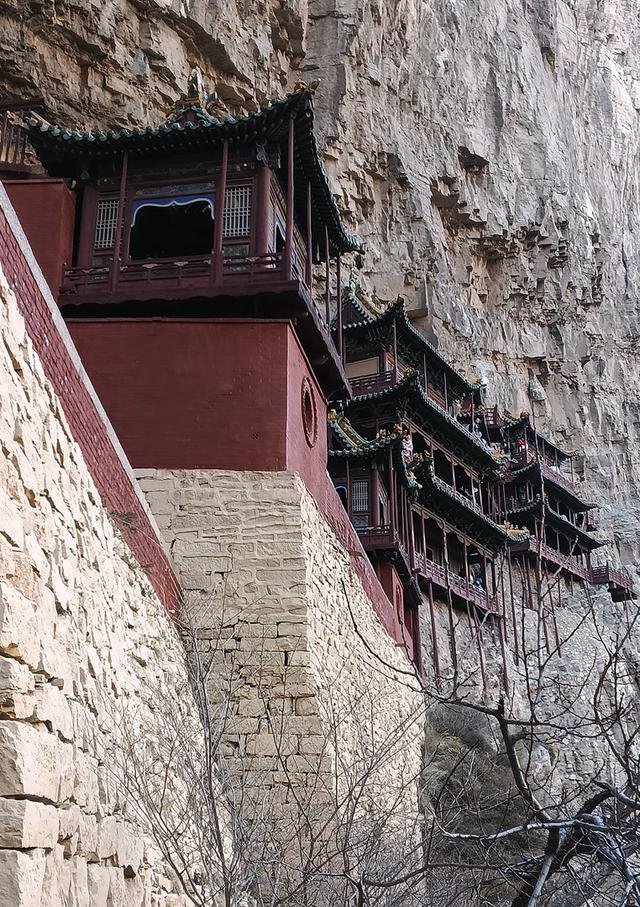 悬空寺探秘：我在悬崖上触摸了1500年前的北魏心跳