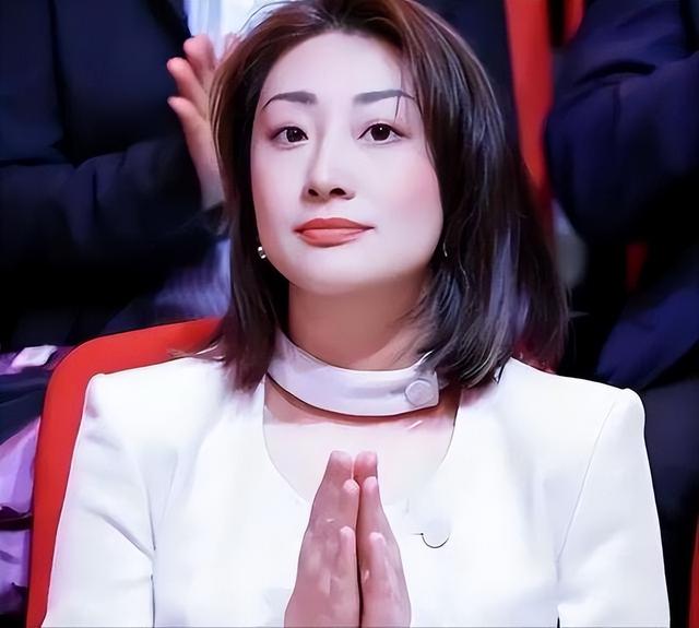 宣告卸任董事长仅半月，宗馥莉“新身份”曝光，宗泽后高兴早了