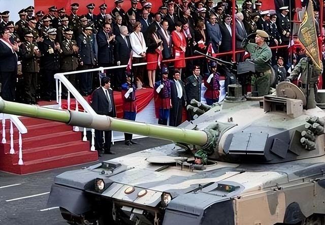 曾买12辆中国坦克，阅兵完就退货，后想买无人机，中国回四个大字