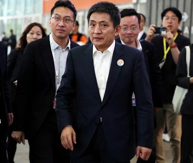 特朗普为何要向美联储开战