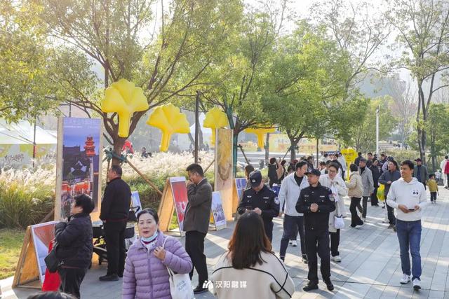 546岁的她过生日！万余市民来汉阳排起长队