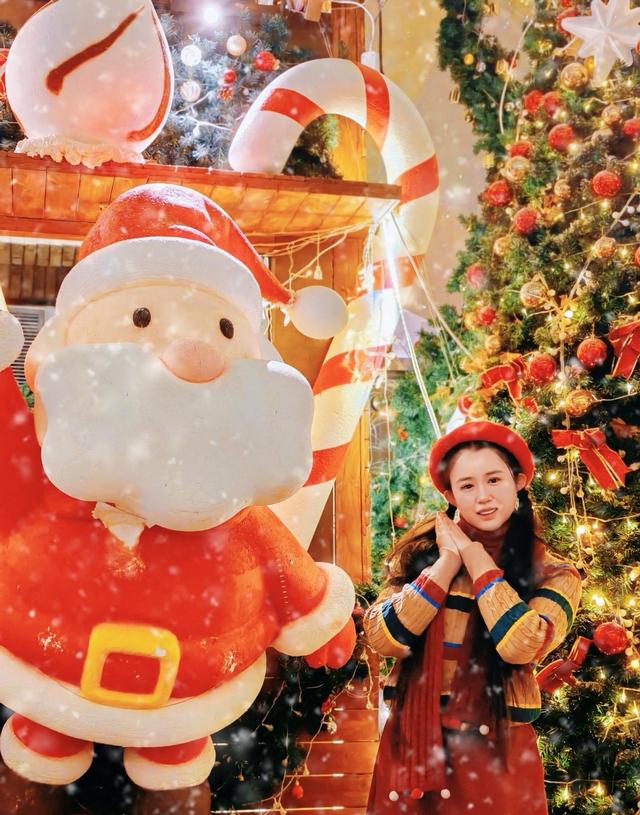 石家庄圣诞街免费逛，人造雪花表演，拍照最佳时间曝光