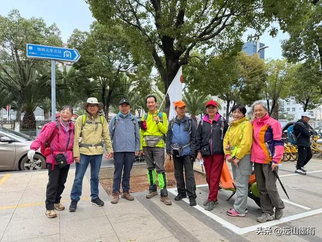 徒步武定香水箐，赏野草香飘、听溪流淙淙，徜徉绿水青山中，惬意