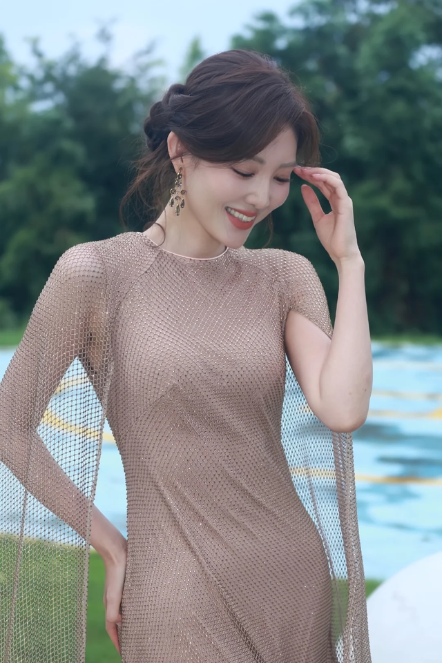 这样的央视主持人,也太美了吧!