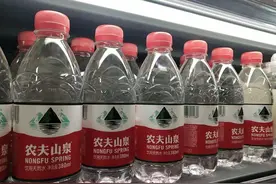 农夫山泉近3年收入对比：22年332亿，23年426亿，24年令人意外图片
