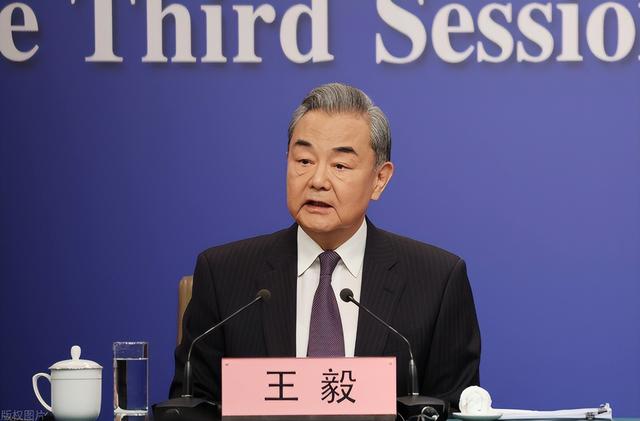 马克龙访华前见泽连斯基传递何信号