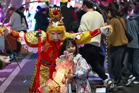 千厮门大桥再度“封桥”迎客图片