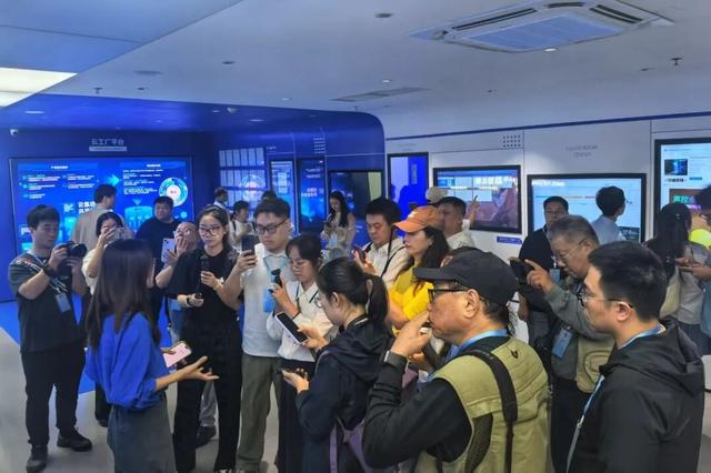 发现团坐高铁看粤东，细数高铁带来的“虹吸效应”