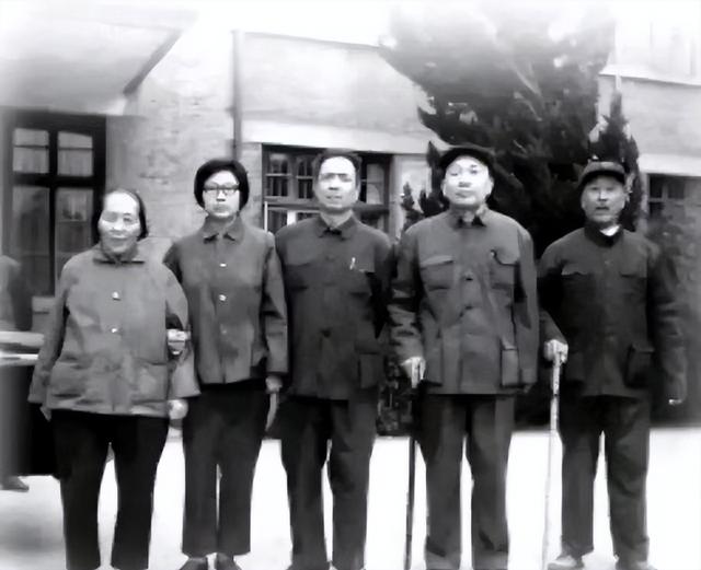 “李源潮”的母亲吕继英简介：18岁入党，江苏妇女解放运动的先驱